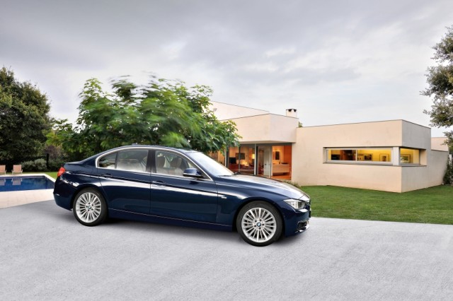 2012 BMW 3 Series : Luxury Line
