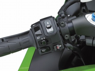 2012 Kawasaki Ninja ZX-14R/ZZR1400 : KTRC Modes Selector