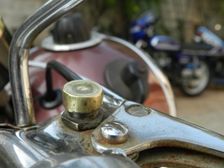 1954 BSA C11G : The Horn Button