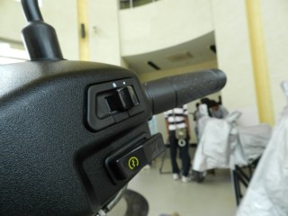 Mahindra Duro 125 DX : Switchgear
