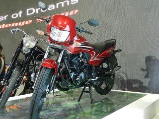 Honda Dream Yuga with the iconic 'Dream D'