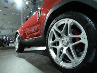 Land Rover Defender Concept 100 S at the 11th Auto Expo 2012 : Wheels