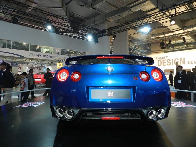 Nissan GT-R : Rear