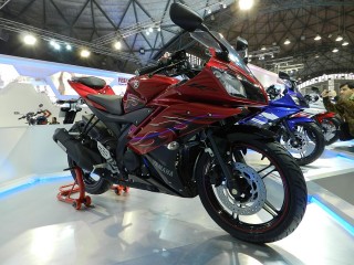 Yamaha R15 Limited Edition Fiery Red 02