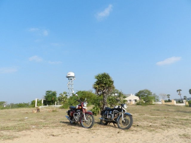 Royal Enfield Classic 350 Bullet Electra Trip 02