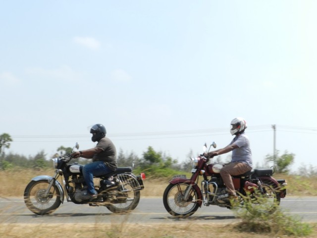 Saurabh on the Bullet Electra and Selva on the Classic 350