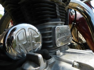 Royal Enfield Classic 350 : RE Badging