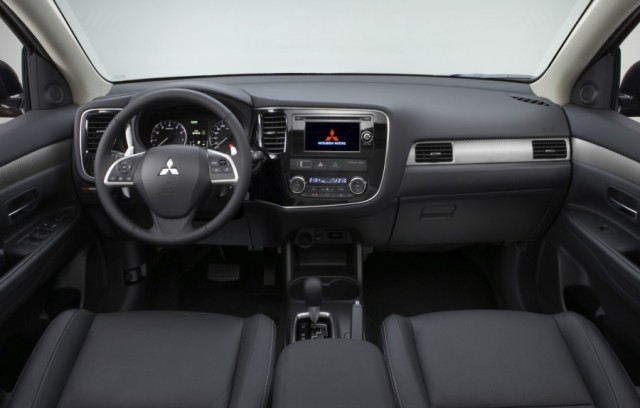 Mitsubishi Outlander 2013 : Interior