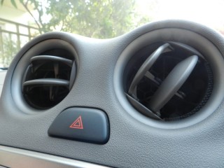 Renault Pulse : Central AC Vents
