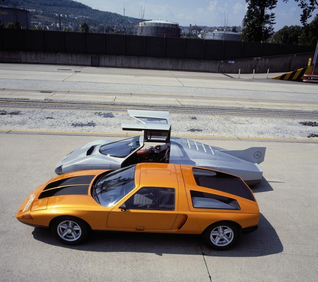 Mercedes-Benz record cars C 111-III, 5-cylinder-turbodiesel (in the back), C 111-II with a four-rotor Wankel engine (in the front), on the test track at Untertürkheim.