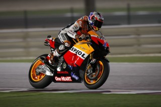 MotoGP: Repsol Honda Team, Casey Stoner in the Qatar Grand Prix Free Practice Photo 02