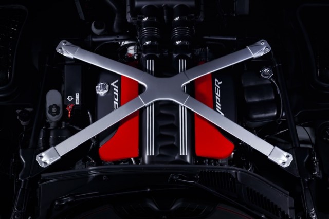 2013 SRT Viper GTS all-aluminum, mid-engine 8.4-liter V-10 : 640 horsepower and 600 lb-ft of torque