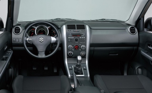 Suzuki Grand Vitara Interiors
