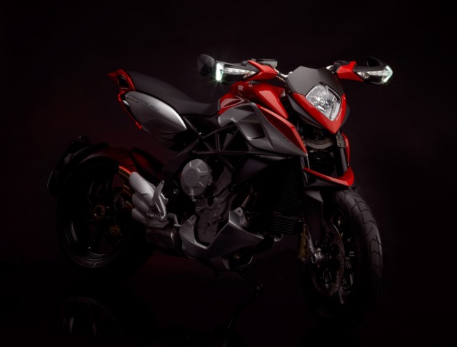 MV Augusta RIVALE 800 03