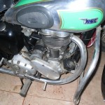 Late 1940s BSA C11 : Points housing angled into the timing case cover