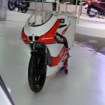 Mahindra Racing MGP3O at the 11th Auto Expo 2012 : Front 01