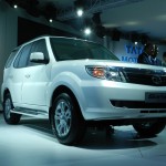 Tata Motors New Safari Storme : White, Front 3/4