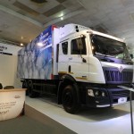 Mahindra Navistar Mn25 Refrigeration Truck 01 640x480