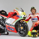 Valentino Rossi and the 46 Ducati Desmosedici GP12 ( Photo 5)