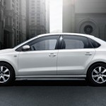 Volkswagen Vento : Side